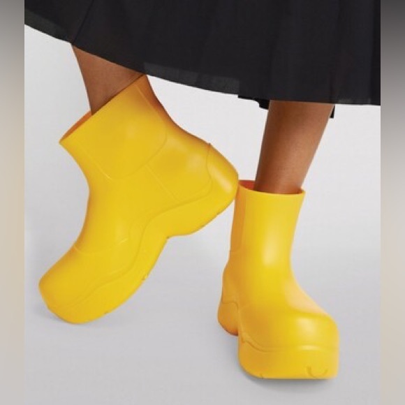 Bottega Veneta Shoes - Bottega Veneta Unisex Puddle Rubber Ankle Boot